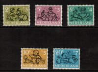 Frankeerzegels Nederland NVPH nrs. 596-600 postfris
