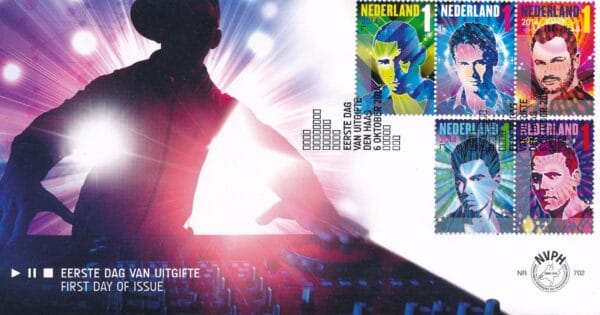 Luxe fdc Nederland NVPH nr. E702 blanco en met open klep