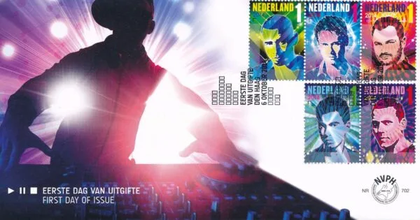 Luxe fdc Nederland NVPH nr. E702 blanco en met open klep