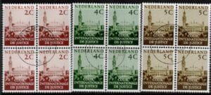Dienstzegels Nederland Nvph nr.D27b-D29b-D30b In blok van 4. Centrale afstempeling