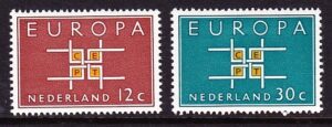 Frankeerzegels Nederland NVPH nrs. 800-801 postfris