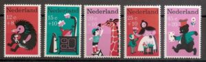Frankeerserie Nederland NVPH nrs. 894-898 postfris